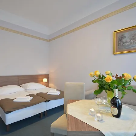 Zorza Hotell 2*